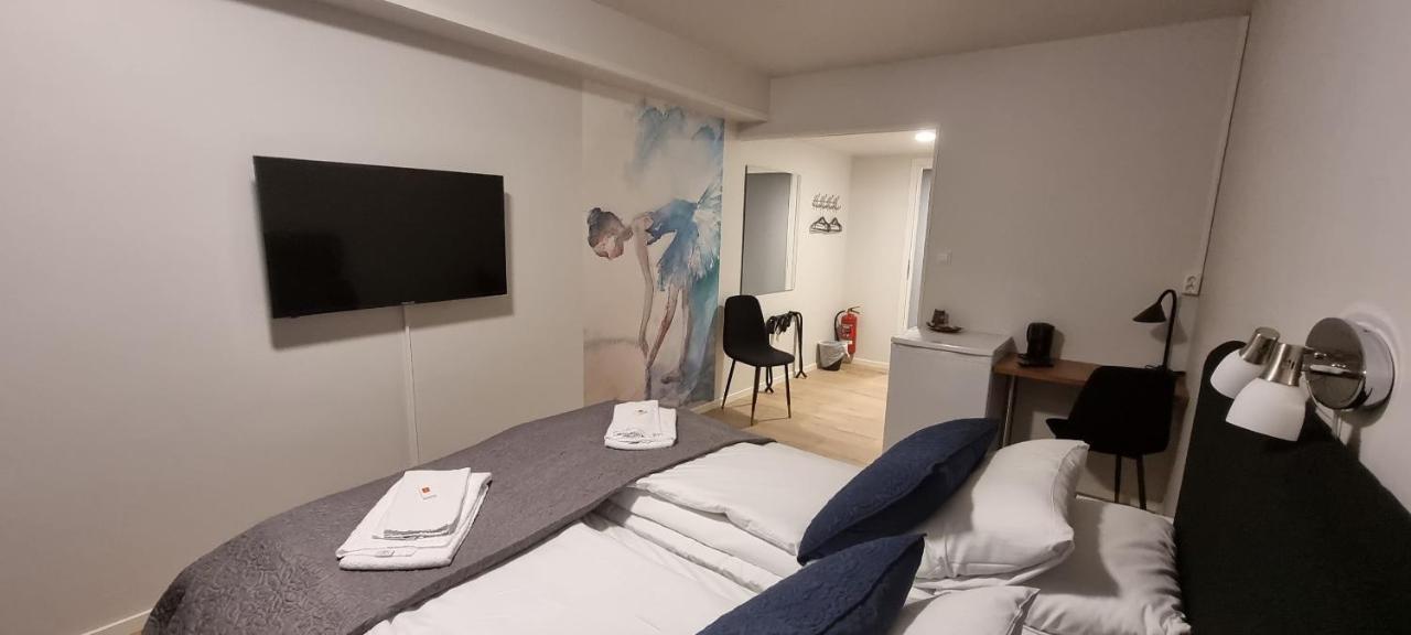 Husnes Sentrum Hotell エクステリア 写真