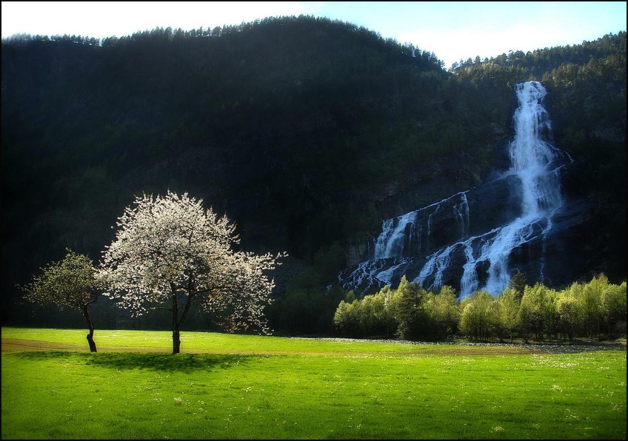 Husnes Sentrum Hotell エクステリア 写真