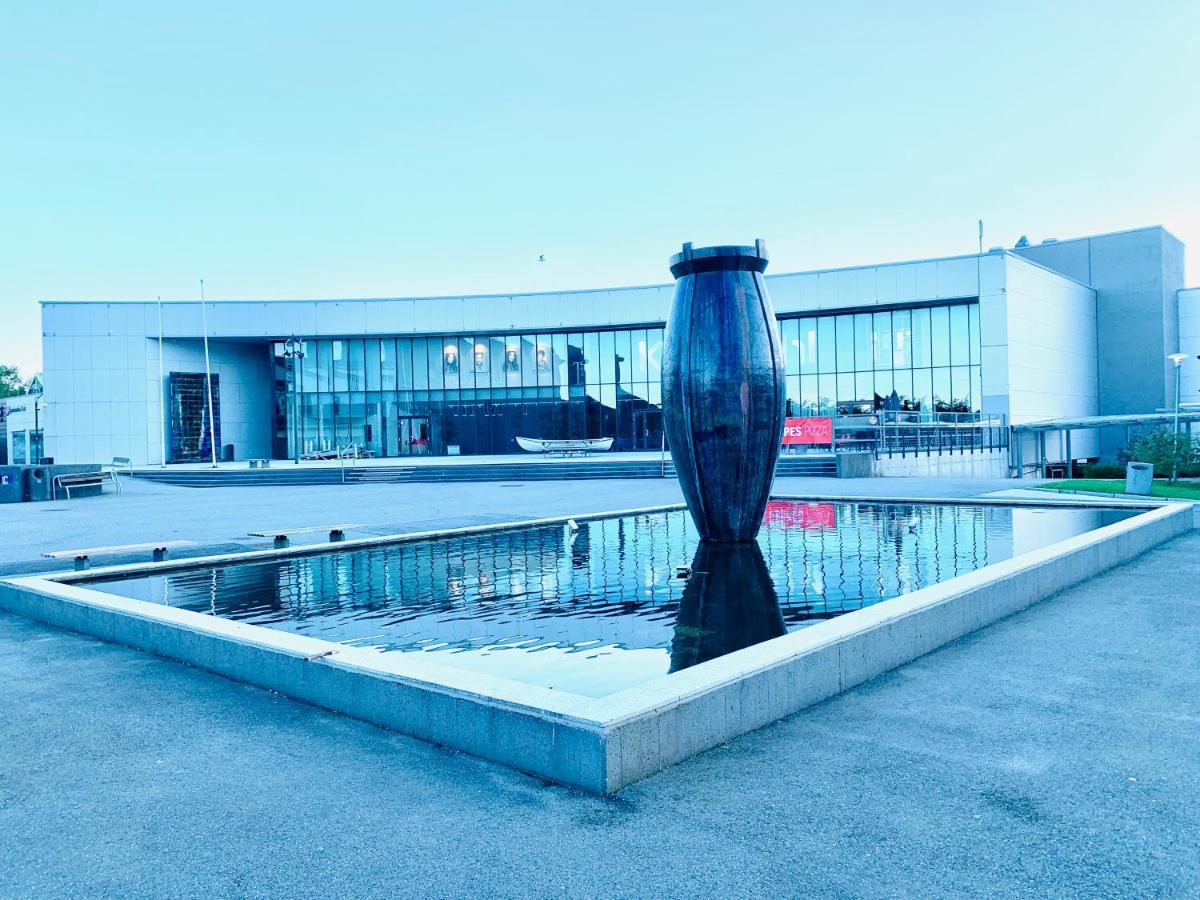 Husnes Sentrum Hotell エクステリア 写真